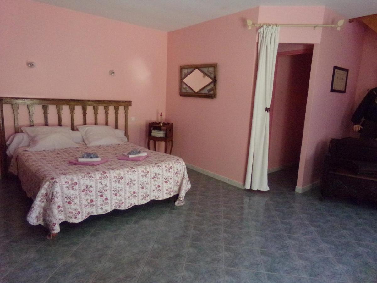 Chambres Et Table D'Hotes, Maisonnettes Individuelles Dans Propriete Privee Vézinnes Zewnętrze zdjęcie