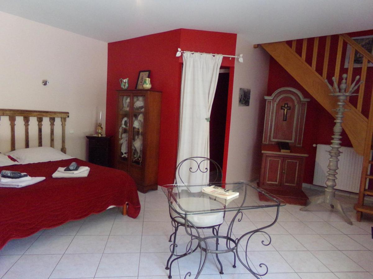 Chambres Et Table D'Hotes, Maisonnettes Individuelles Dans Propriete Privee Vézinnes Zewnętrze zdjęcie