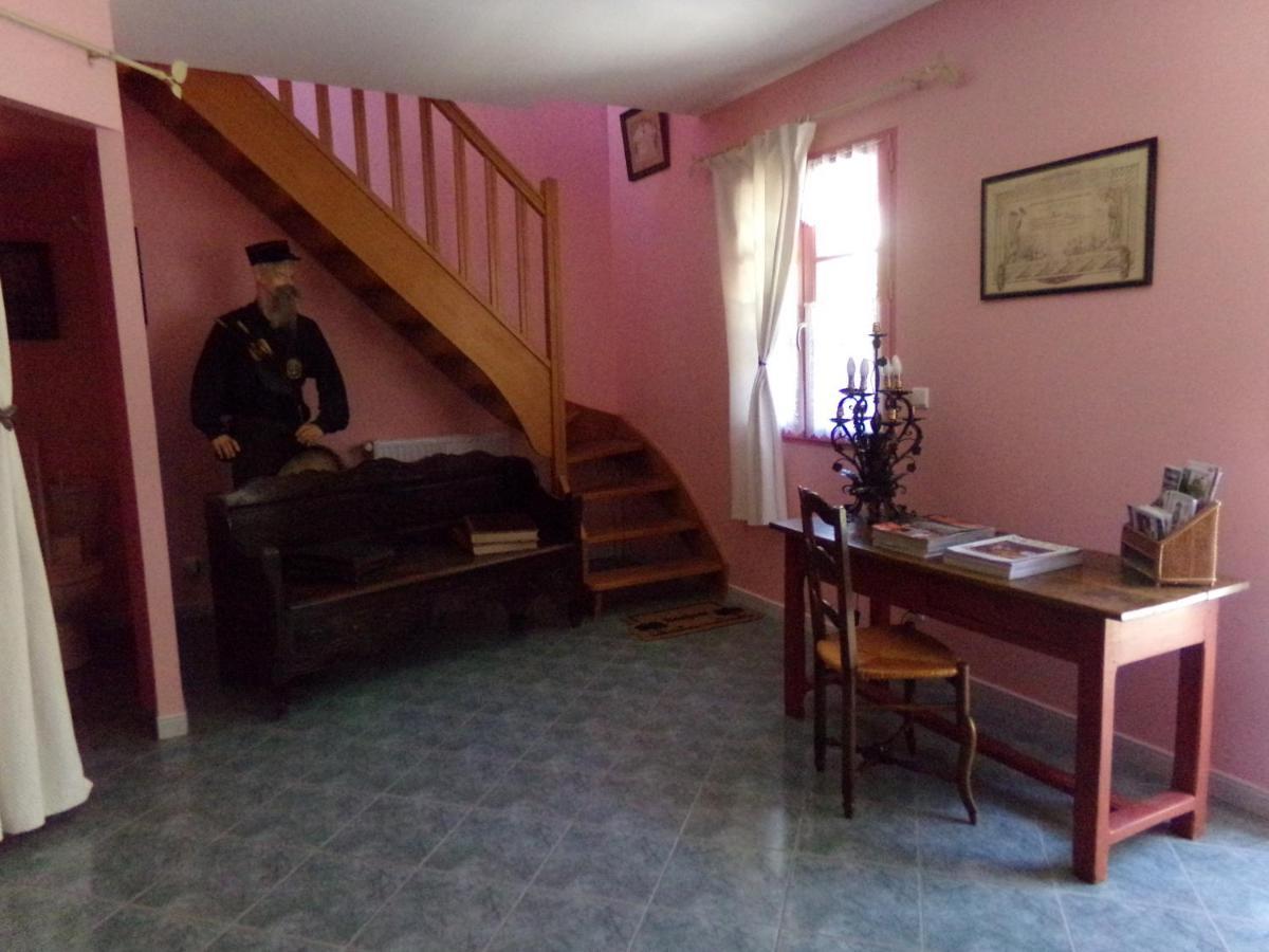 Chambres Et Table D'Hotes, Maisonnettes Individuelles Dans Propriete Privee Vézinnes Zewnętrze zdjęcie