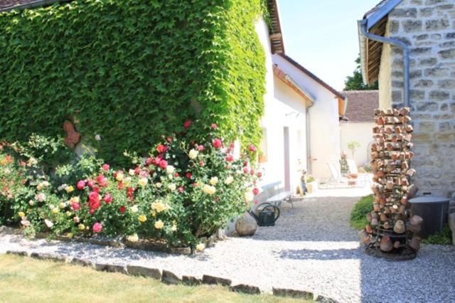 Chambres Et Table D'Hotes, Maisonnettes Individuelles Dans Propriete Privee Vézinnes Zewnętrze zdjęcie