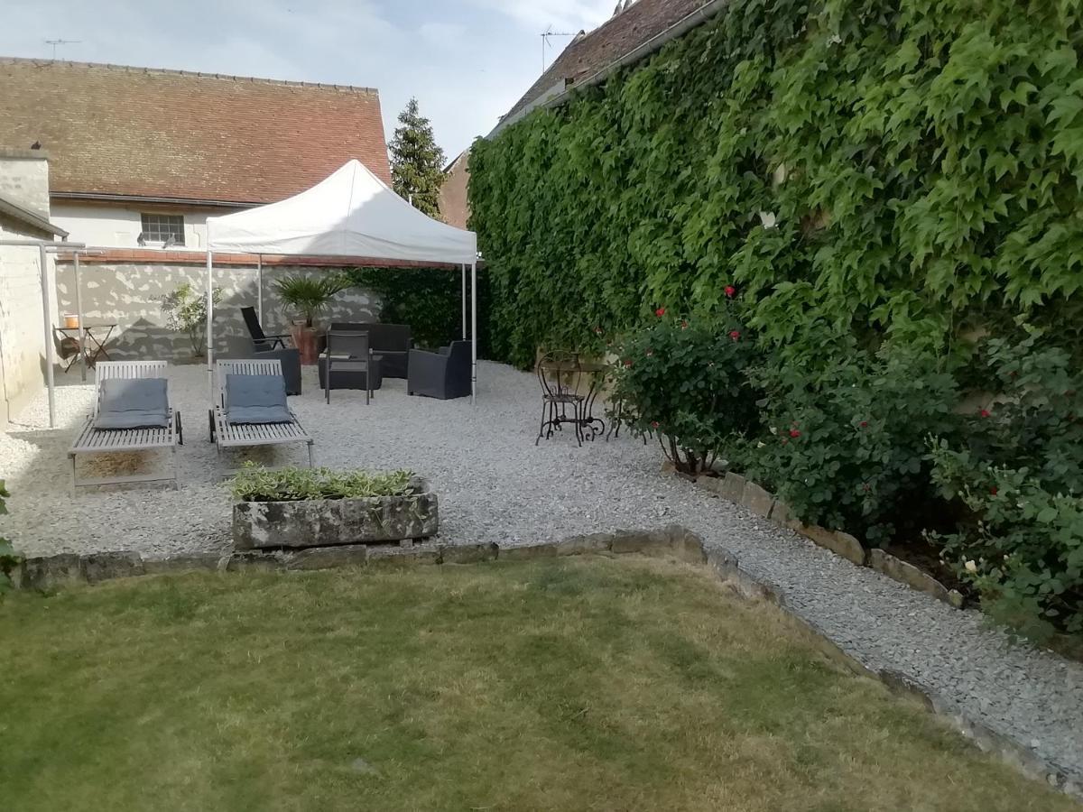 Chambres Et Table D'Hotes, Maisonnettes Individuelles Dans Propriete Privee Vézinnes Zewnętrze zdjęcie