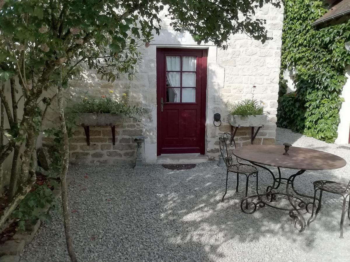 Chambres Et Table D'Hotes, Maisonnettes Individuelles Dans Propriete Privee Vézinnes Zewnętrze zdjęcie