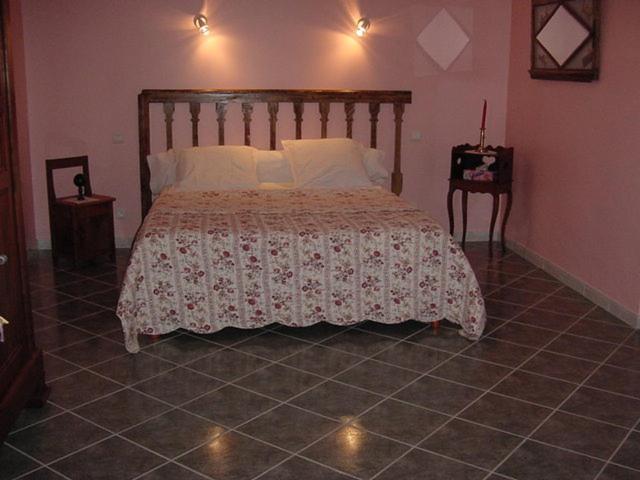 Chambres Et Table D'Hotes, Maisonnettes Individuelles Dans Propriete Privee Vézinnes Pokój zdjęcie